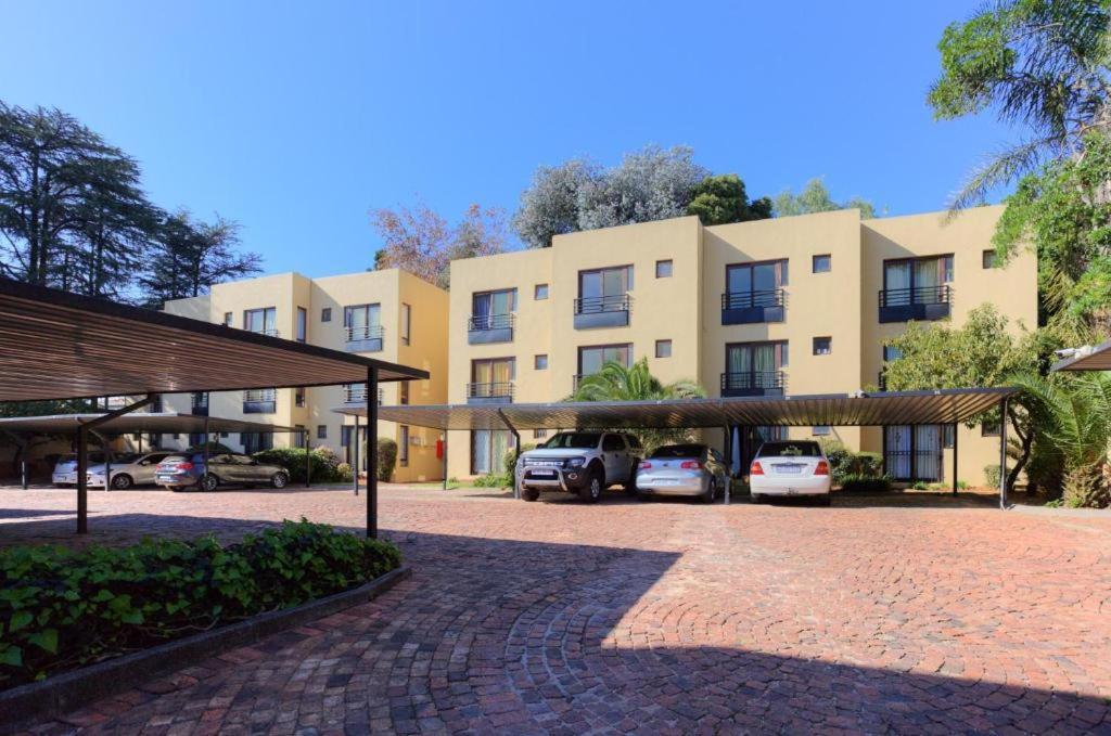The Apartment On Katherine Street In Central Sandton Johannesbourg Extérieur photo